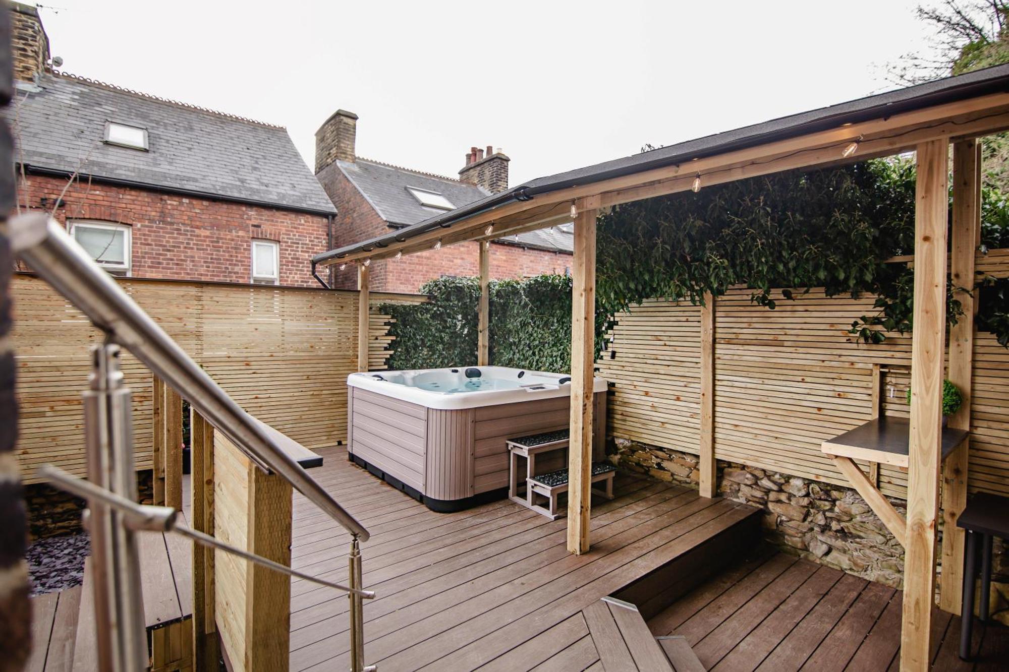 Modern Central Luxury Home With Hot Tub Sauna 11Ppl Σέφιλντ Εξωτερικό φωτογραφία