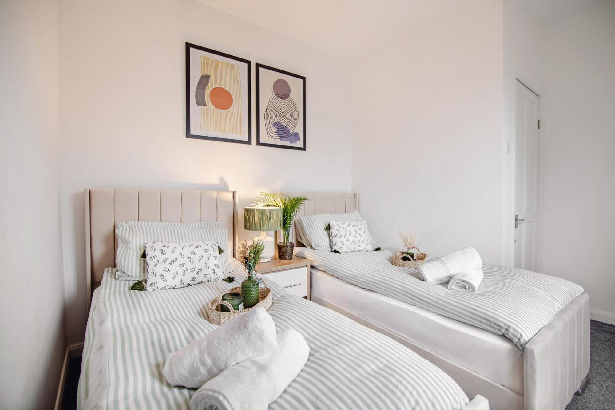 Modern Central Luxury Home With Hot Tub Sauna 11Ppl Σέφιλντ Εξωτερικό φωτογραφία